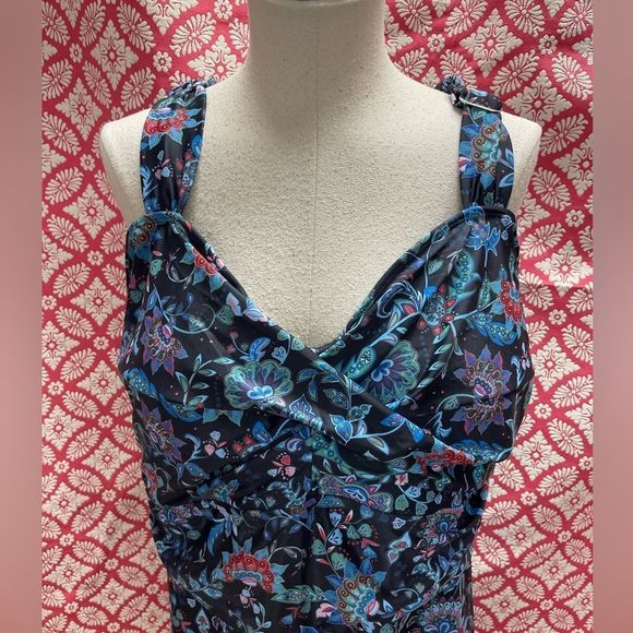 Bathing suit 😎 - Picture 4 of 14